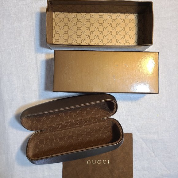 Authentic, new, Gucci glasses case with cloth - Picture 2 of 6